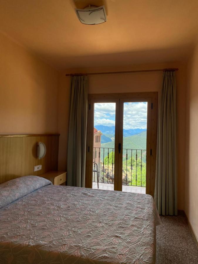Hostal Alt Llobregat Кастеллар-де-Н'уг Экстерьер фото
